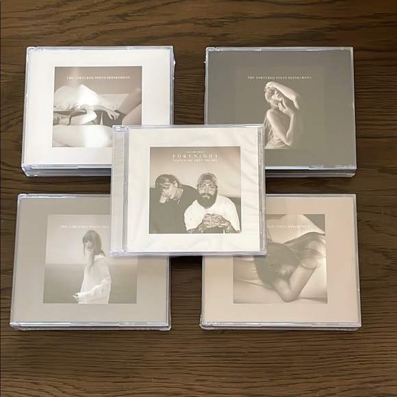 💥FLASH Moving Sale💥 NWT Deluxe Taylor Swift TTPD Collector CD Collection - Picture 1 of 9
